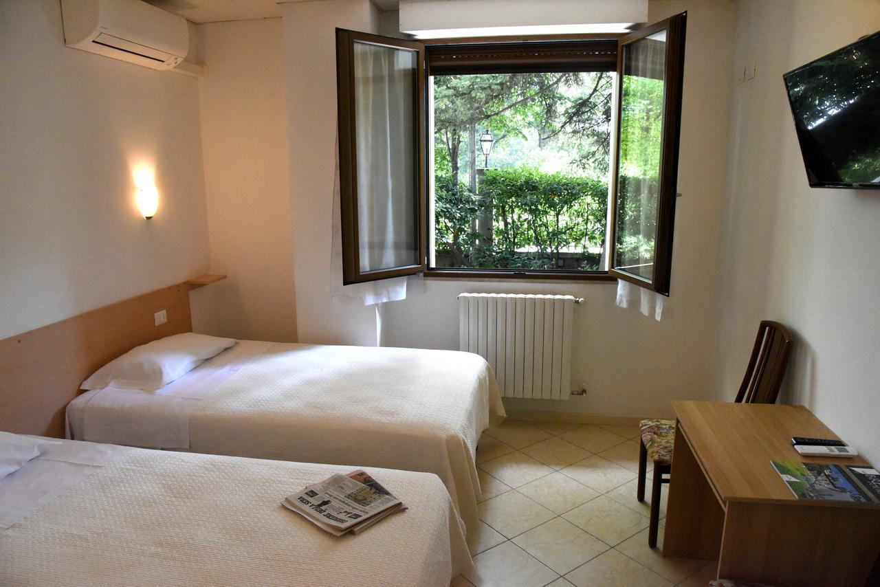 Hotel Livio Brescia Exterior foto